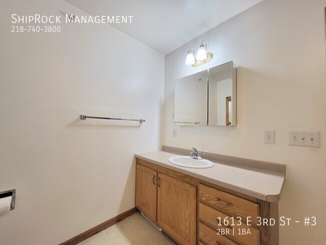 Building Photo - Windsor Estates