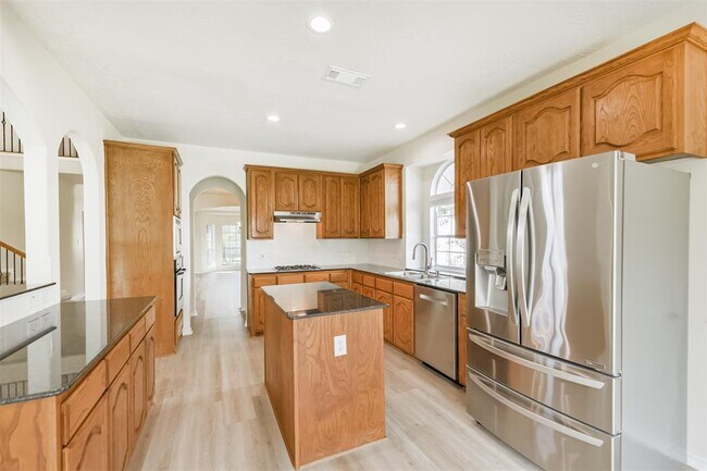 Building Photo - 11918 Mariposa Canyon Dr