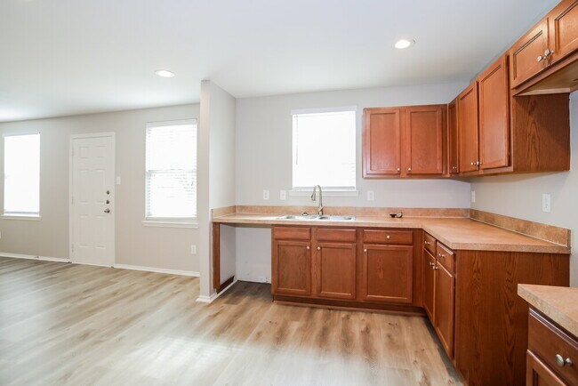 Building Photo - 6509 Longleaf Ln