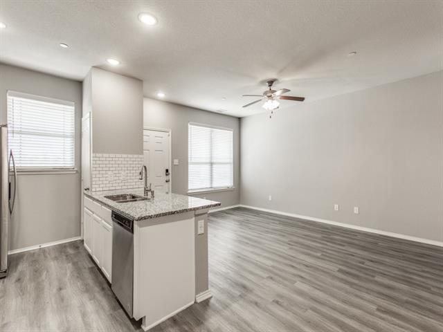 Building Photo - 3405 Cricket Dr