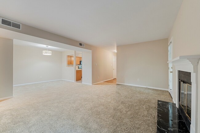 Building Photo - 6017 Treetop Ct