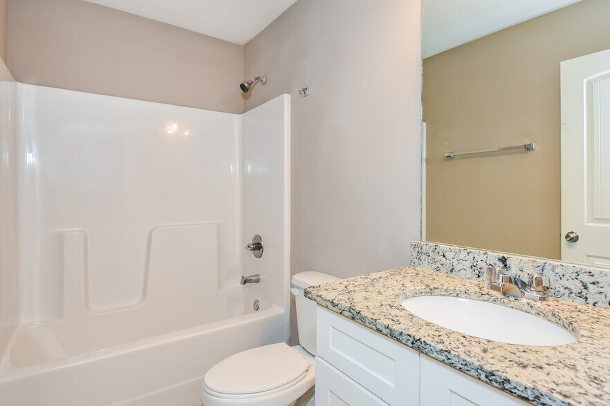 Building Photo - 602 Fieldcrest Dr