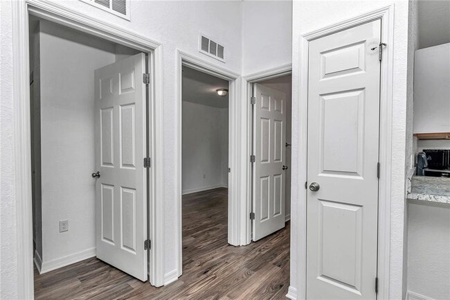 Building Photo - 5936 NW 56th Pl