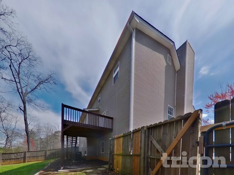 Building Photo - 104 Legend Creek Hollow