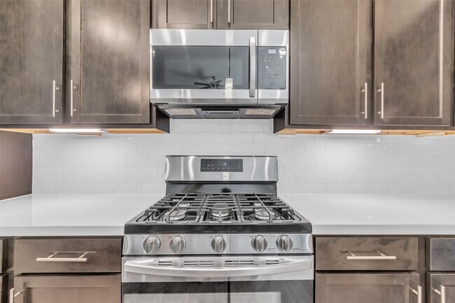 Building Photo - 144 Knightsbridge Park Ln