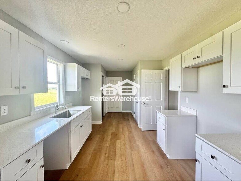 Building Photo - 1009 Adler Ct