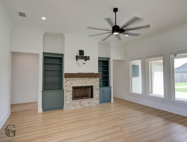 Building Photo - 801 Durango Dr