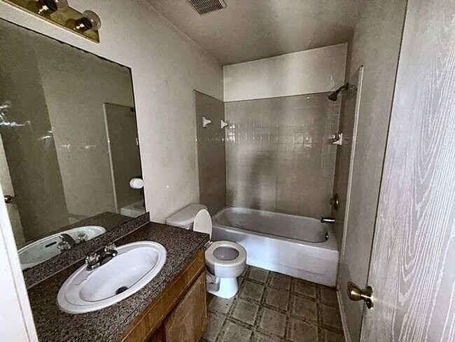 Building Photo - 4302 Mattie Dr