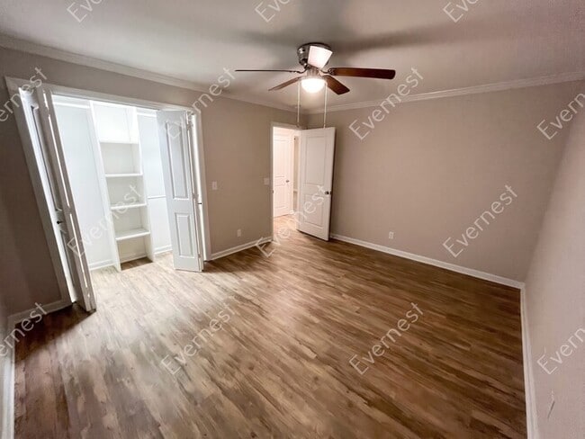 Building Photo - 28 Wells Ln