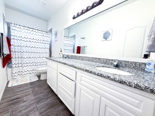 Building Photo - 4158 W 27th Pl