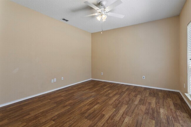 Building Photo - 7605 Bryce Canyon Dr W