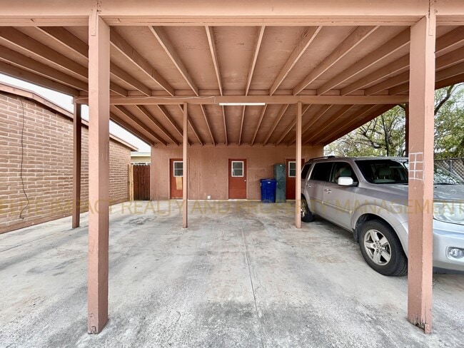 Building Photo - 3215 N Cherry Ave