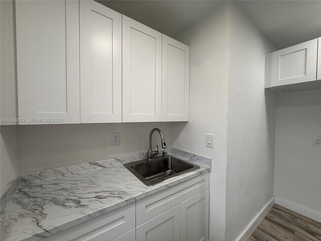 Building Photo - 1942 NE 172nd St