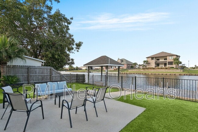 Building Photo - 114 Eden Isles Dr