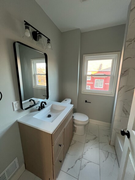 Building Photo - 4086 Montgomery St