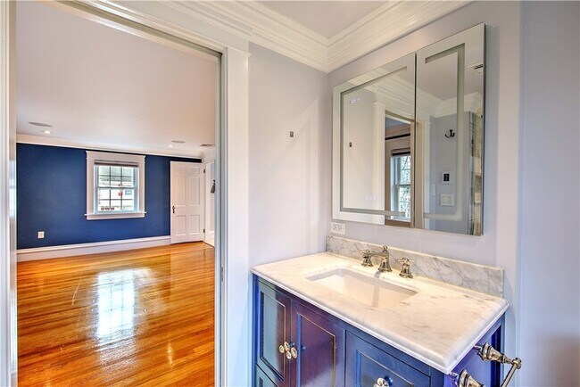 Building Photo - 11 Elmcroft Ave