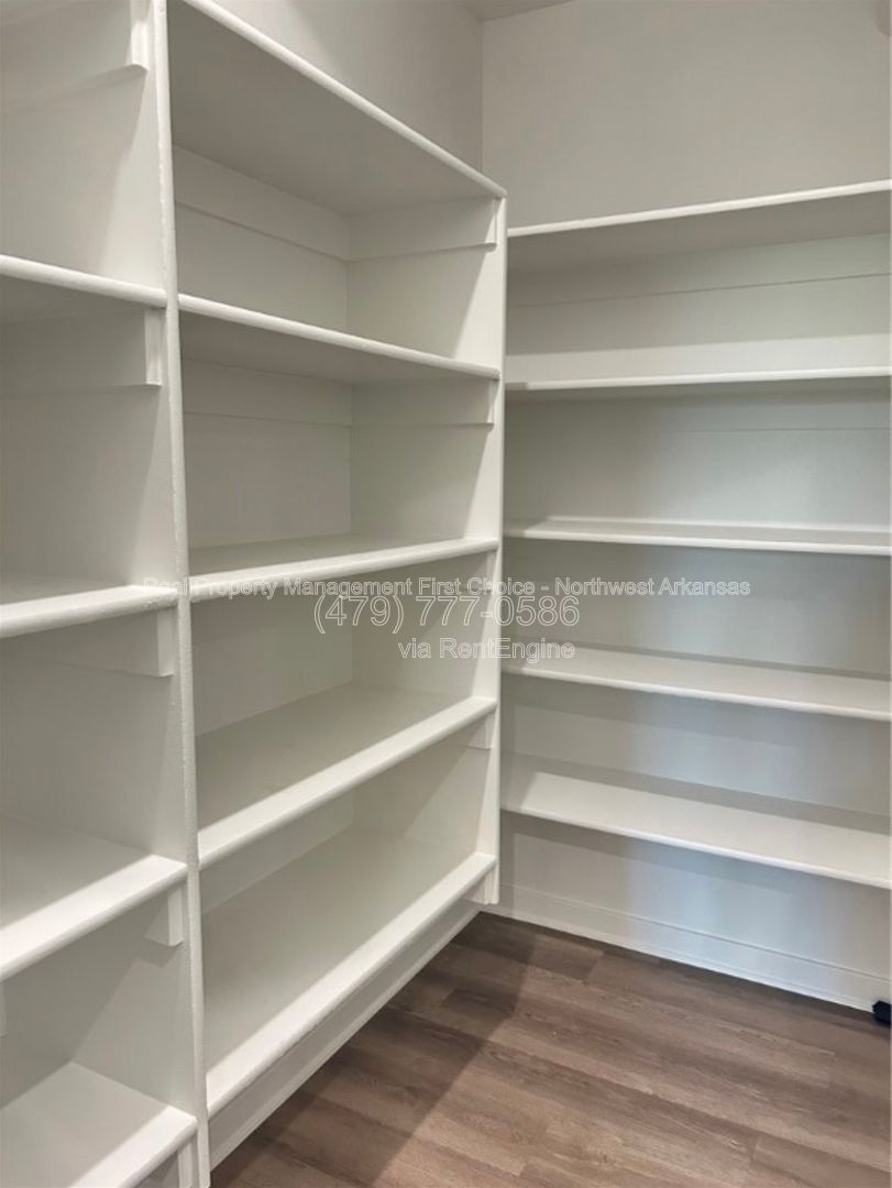 Building Photo - 4801 W Triangle St