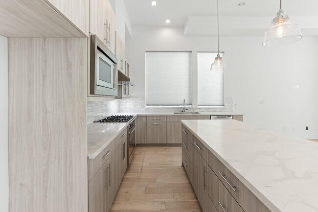 Building Photo - 9818 Mocking Bird Hill Ln