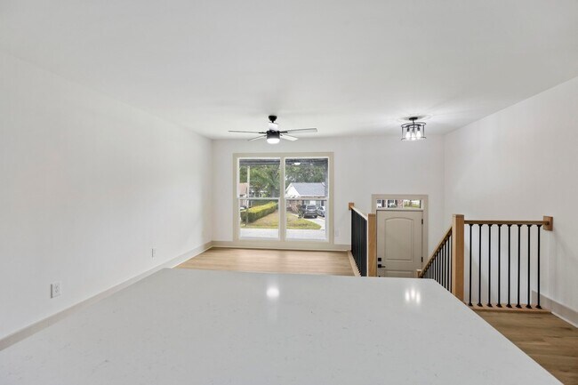 Building Photo - 1411 Westway Dr