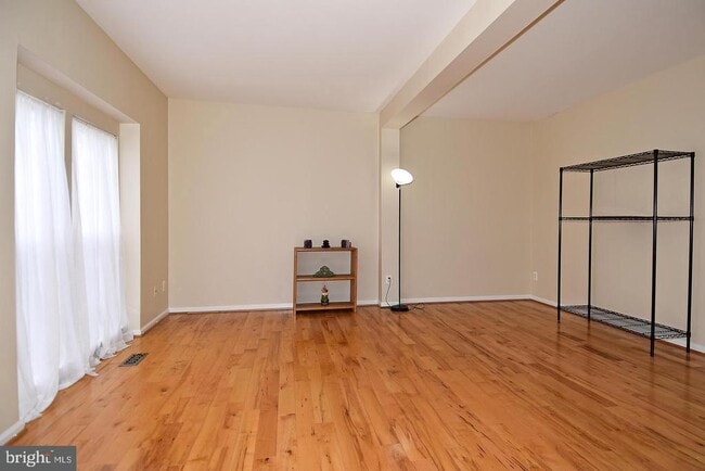 Building Photo - 25445 Carberry Dr