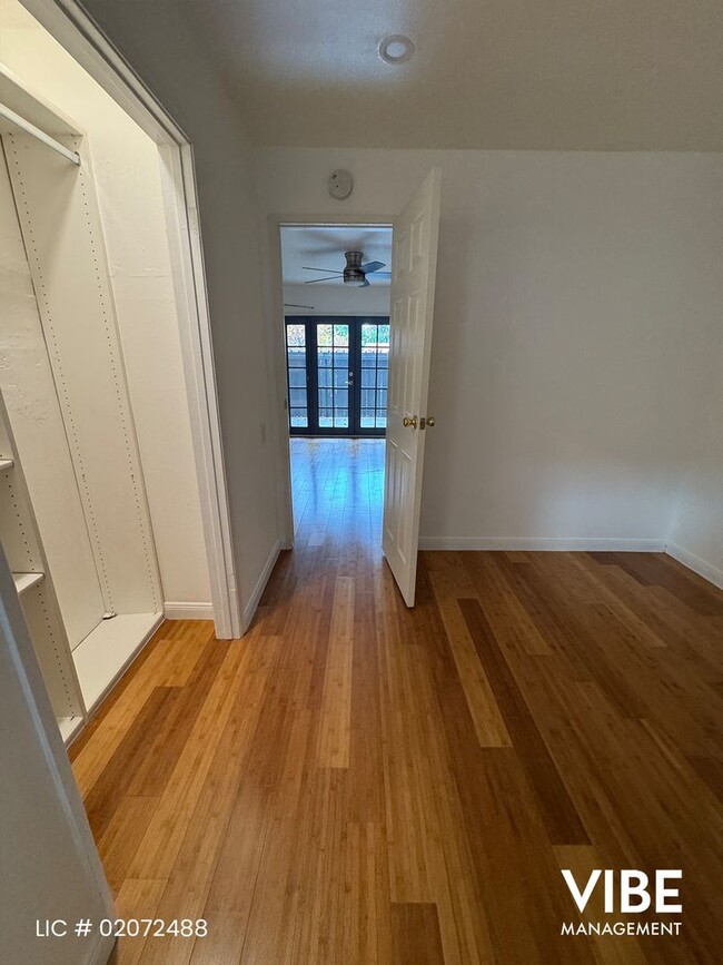 Building Photo - Just the sweetest 1 bedroom in West Park-B...