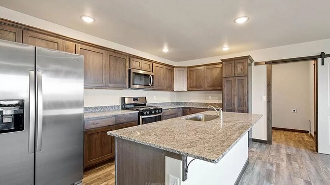 Building Photo - 3 Bedroom 2 1/2 Bathroom Townhouse- NEWLY BUILT-