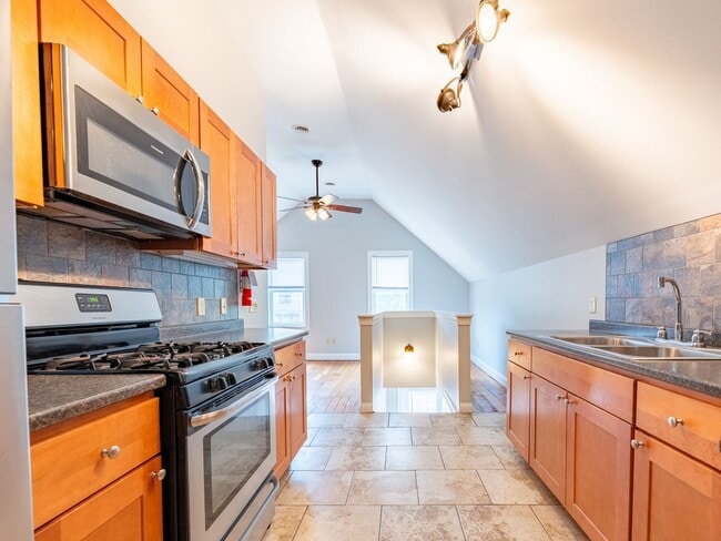Building Photo - 162 North St
