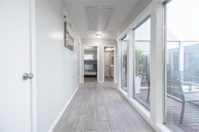 Building Photo - 9907 Towne Tower Ln