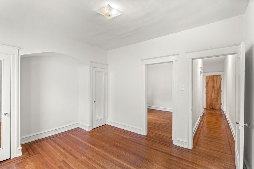 Building Photo - 409 Pine St