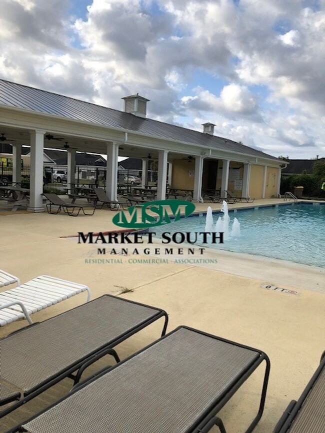 Building Photo - Live Oak Townhomes ~ Richmond Hill