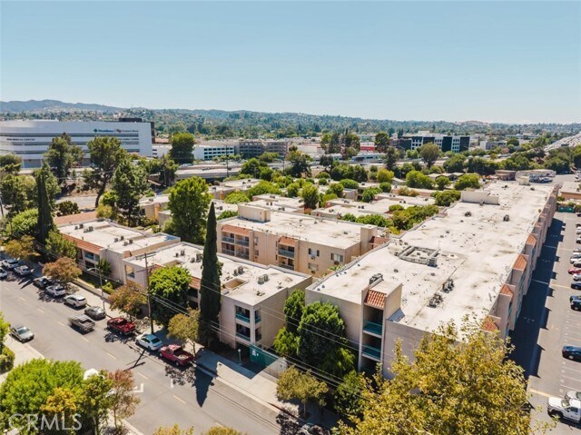 Building Photo - 18307 Burbank Blvd