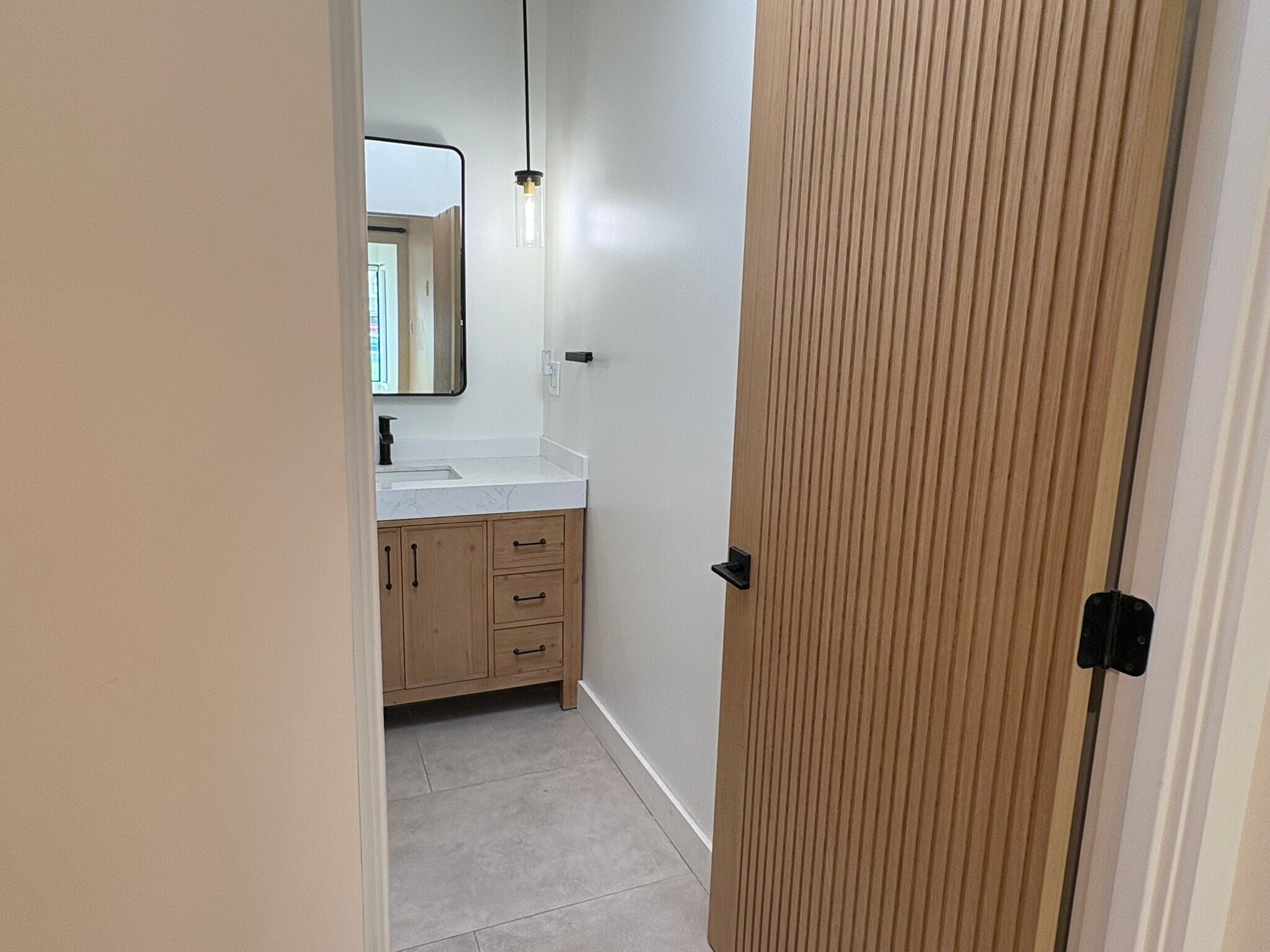 Building Photo - 4236 Ellenita Ave