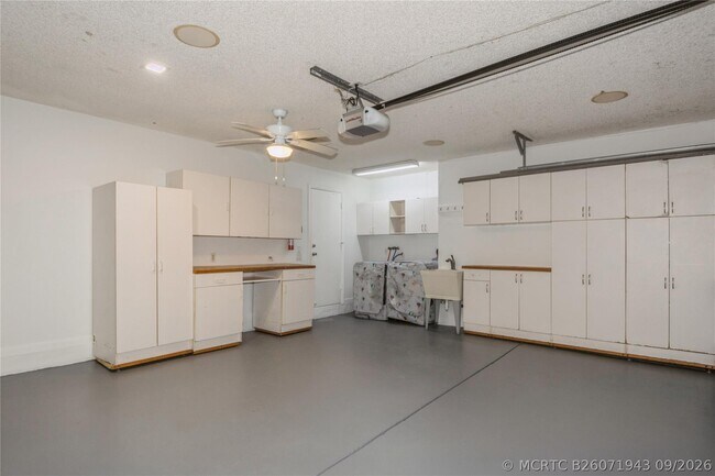 Building Photo - 4367 Dogwood Cir