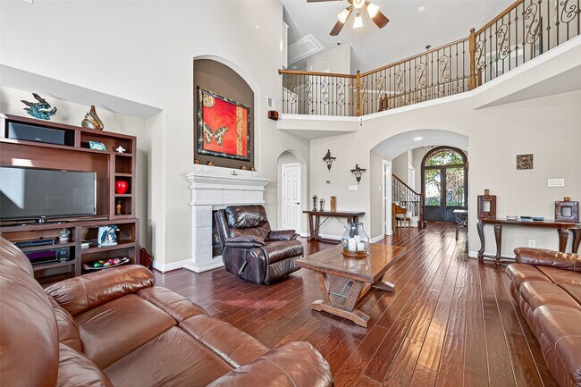 Building Photo - 1206 Coleridge St