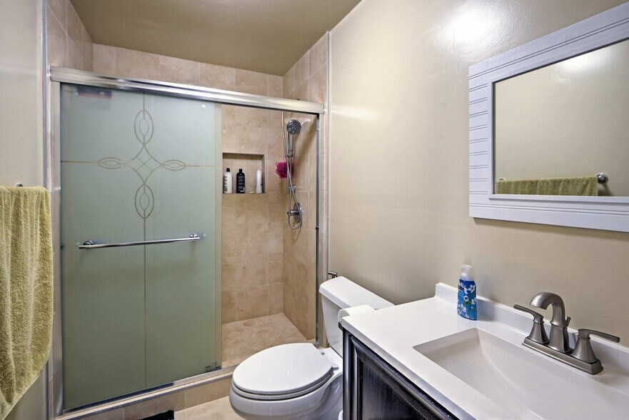 Building Photo - 1280 Rucker Ave