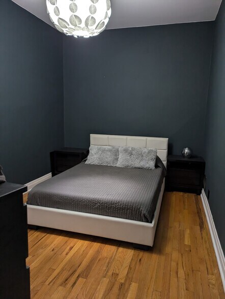 Building Photo - 2506 N Avers Ave