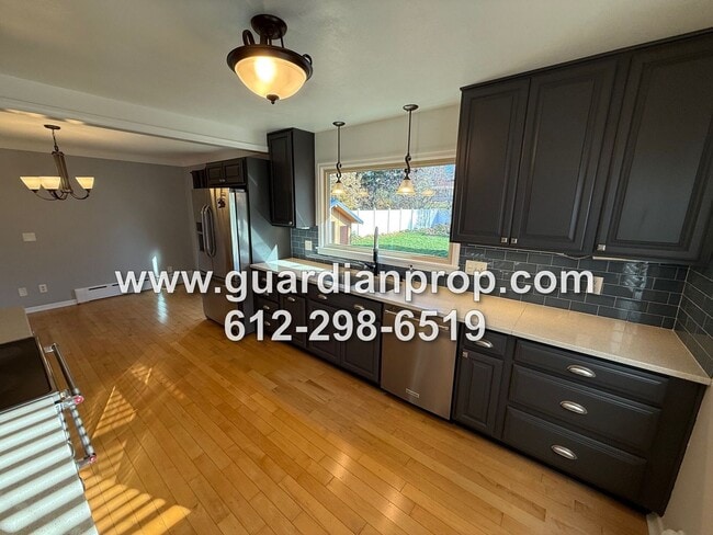 Building Photo - Fully Updated House Available Now, Office,...