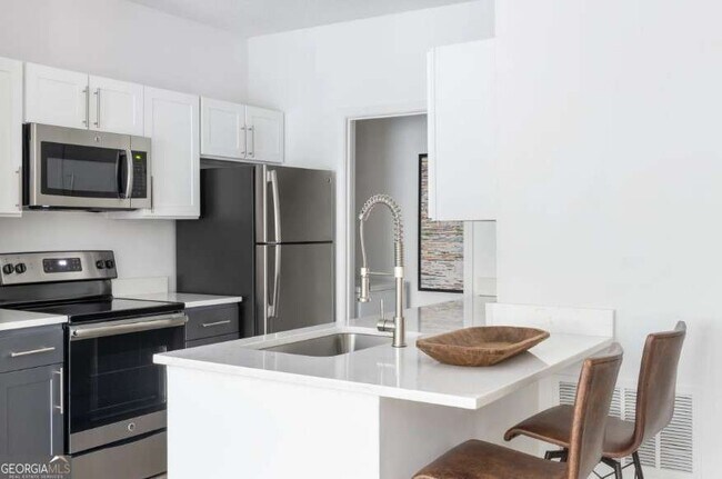 Building Photo - 2500 Shallowford Rd