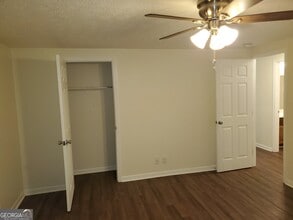Building Photo - 312 Crescent Dr