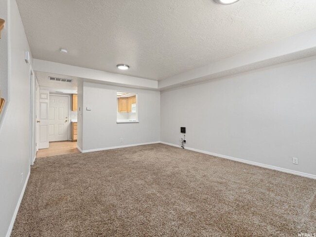 Building Photo - Cute 3 Bed 1.5 Bath in Provo!!