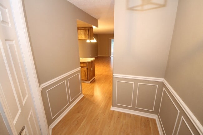 Building Photo - Lovely 2 Bd/2Ba Condo!