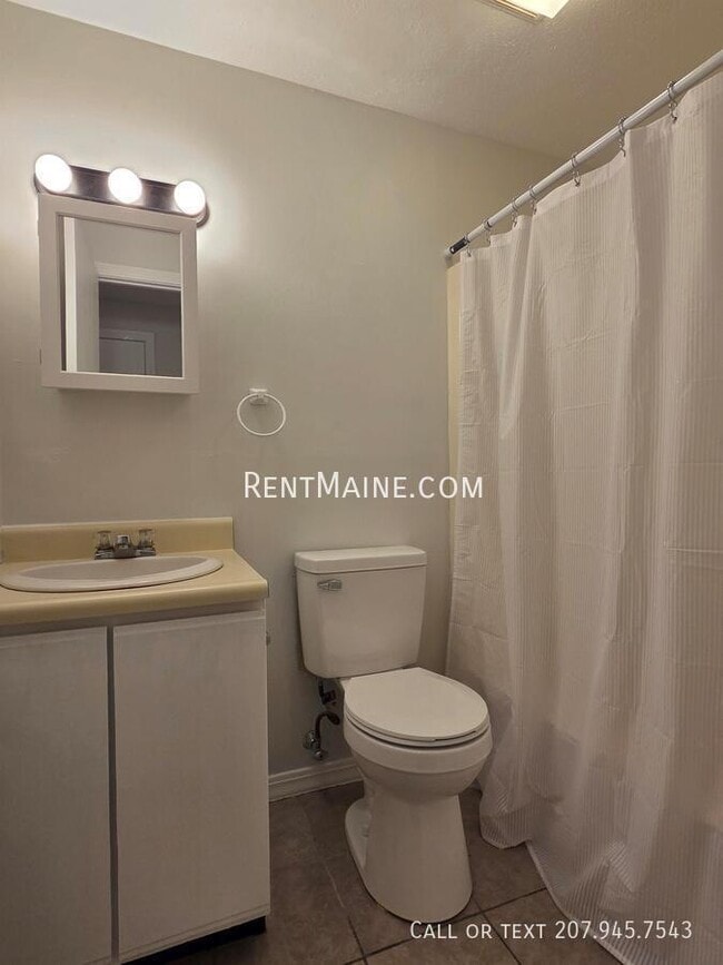 Building Photo - 20 Tall Pines Dr