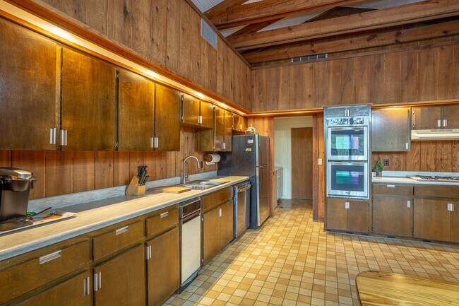 Building Photo - 10 Manatee Way