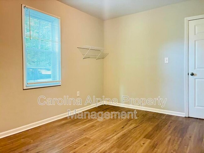 Building Photo - 407 Gardner St
