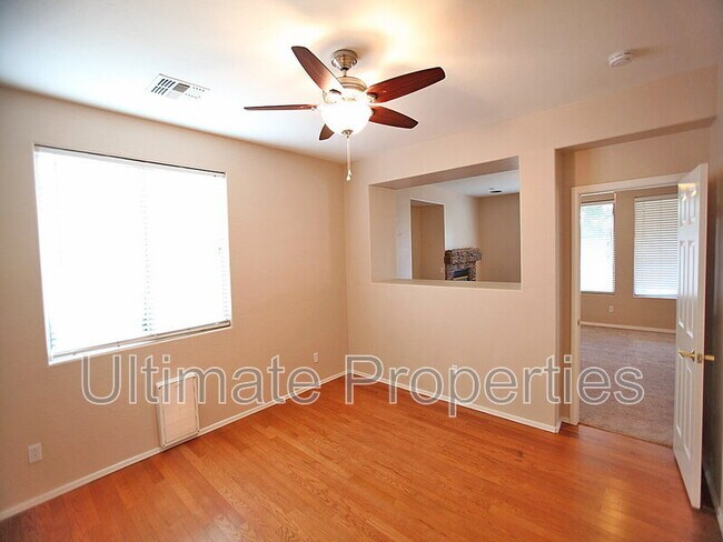 Building Photo - 16816 N 40th Dr