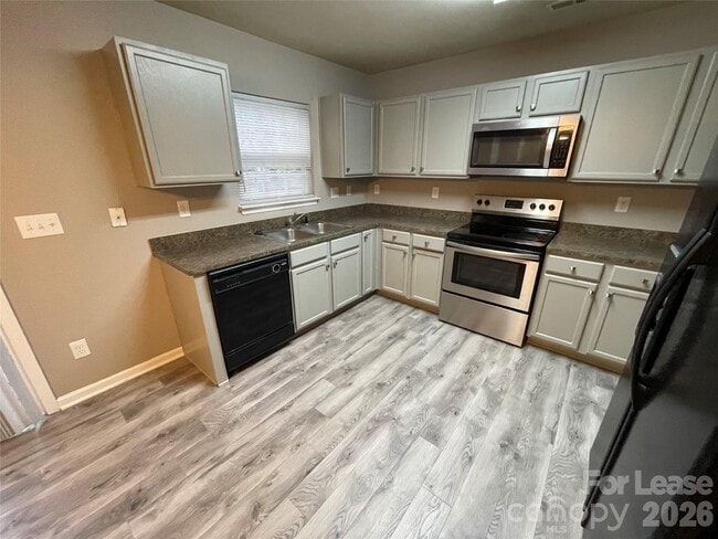 Building Photo - 6632 Centerline Dr