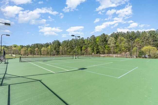 Building Photo - Gorgeous 5 Bedroom Home with First Floor In-law Suite & 3 Car Garage, Golf Course, Pool, Tennis a...