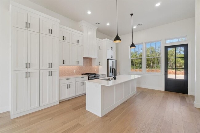 Building Photo - 18829 Selah Wy