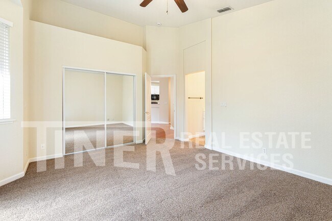 Building Photo - 149 Canberra Ct