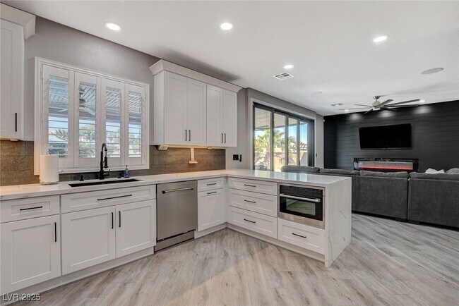 Building Photo - 5938 Creekside Sands Ln
